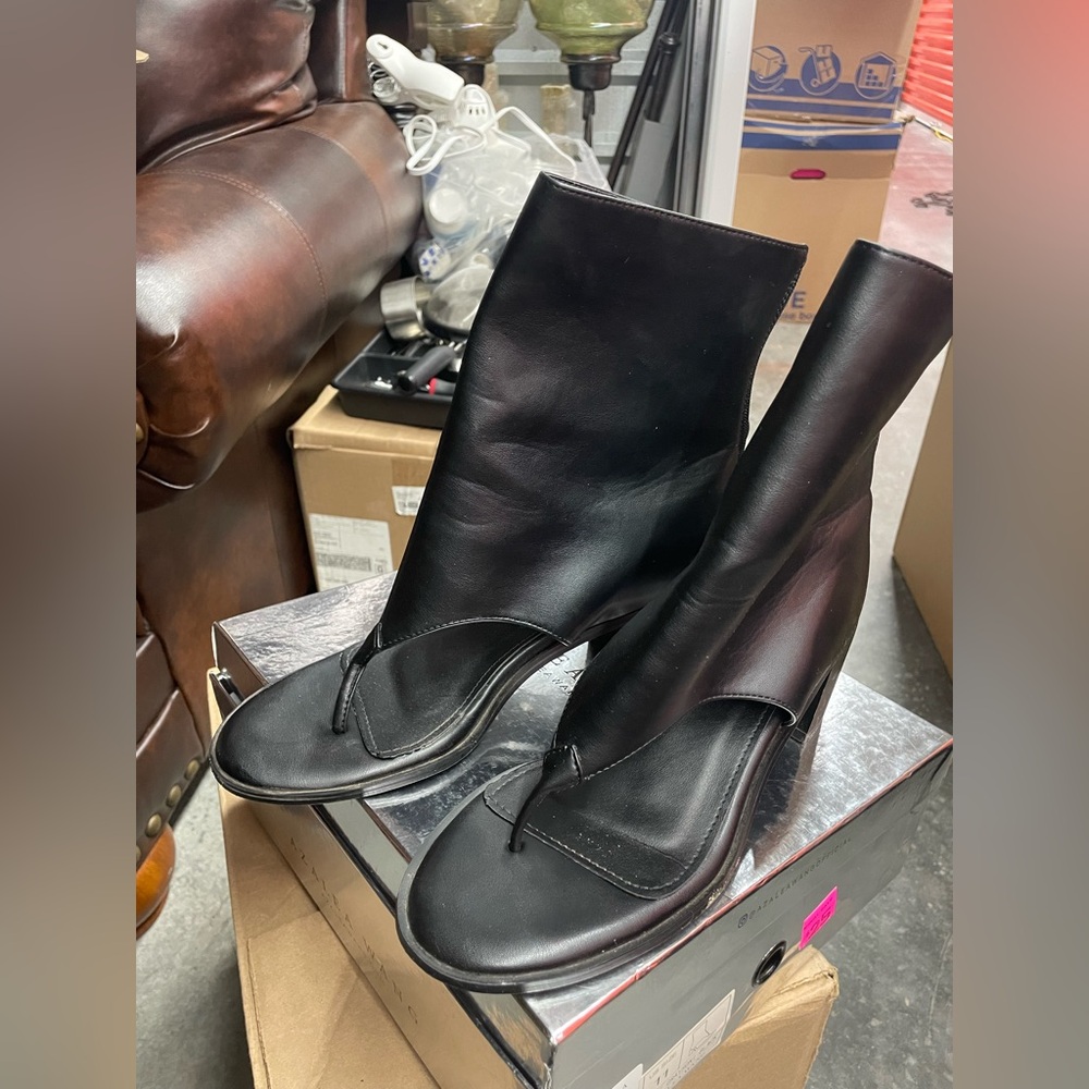 Women's Black Leather Toe-Ring Heeled Ankle Boots